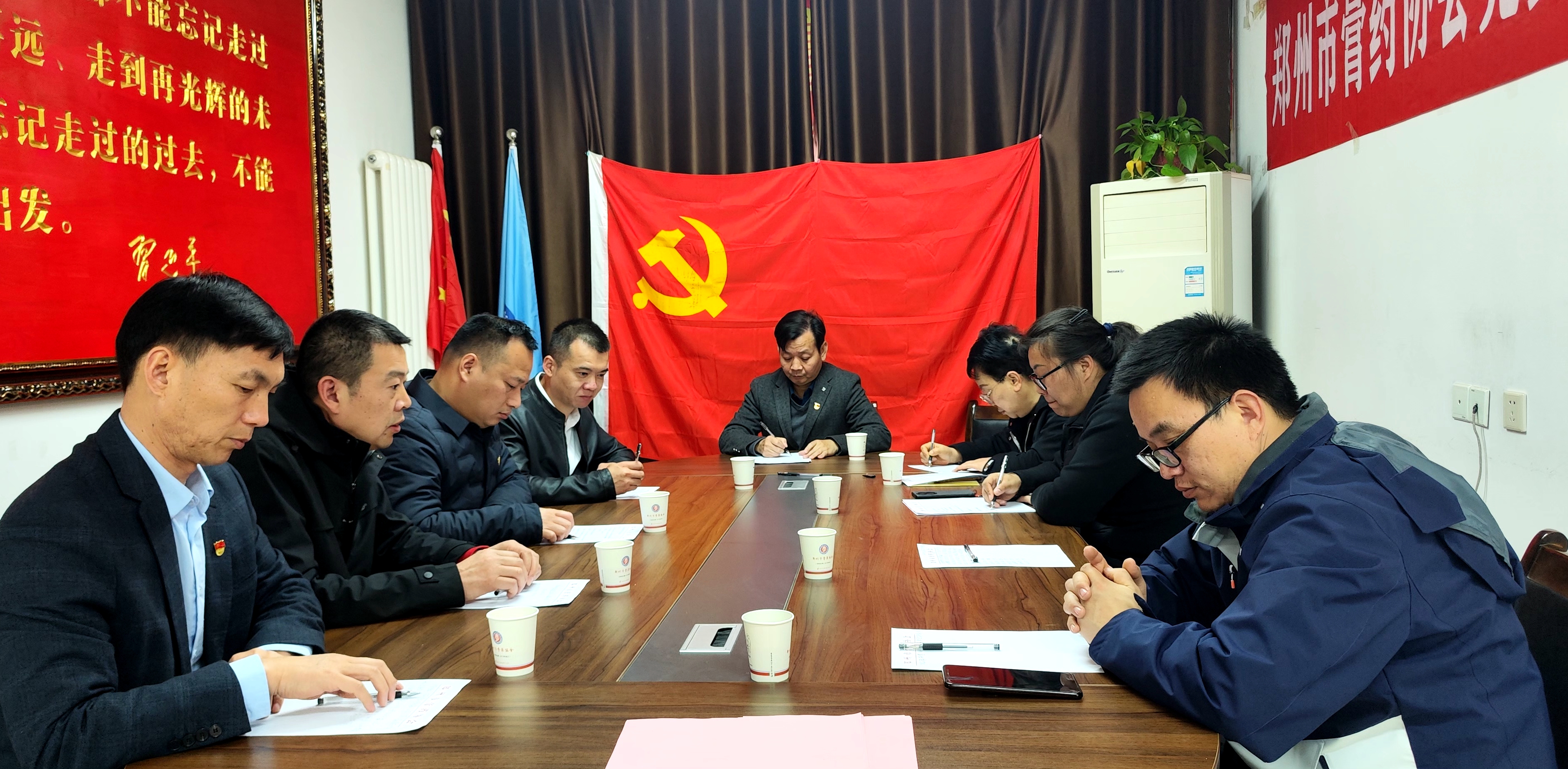 文章附图